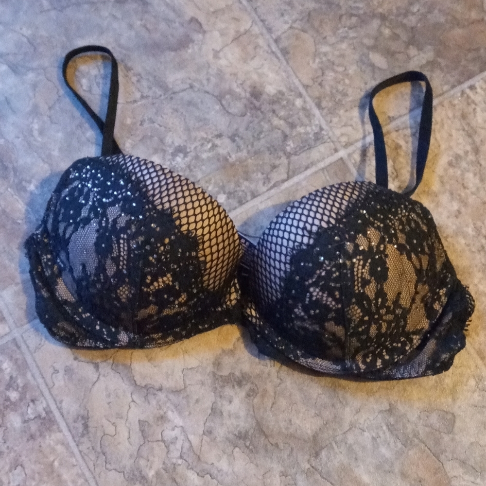 Victoria's Secret very sexy push up size 32B